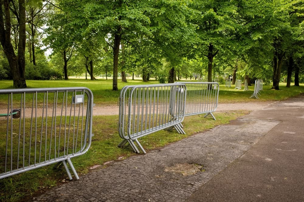 temporary-fencing-security-mass-event-large